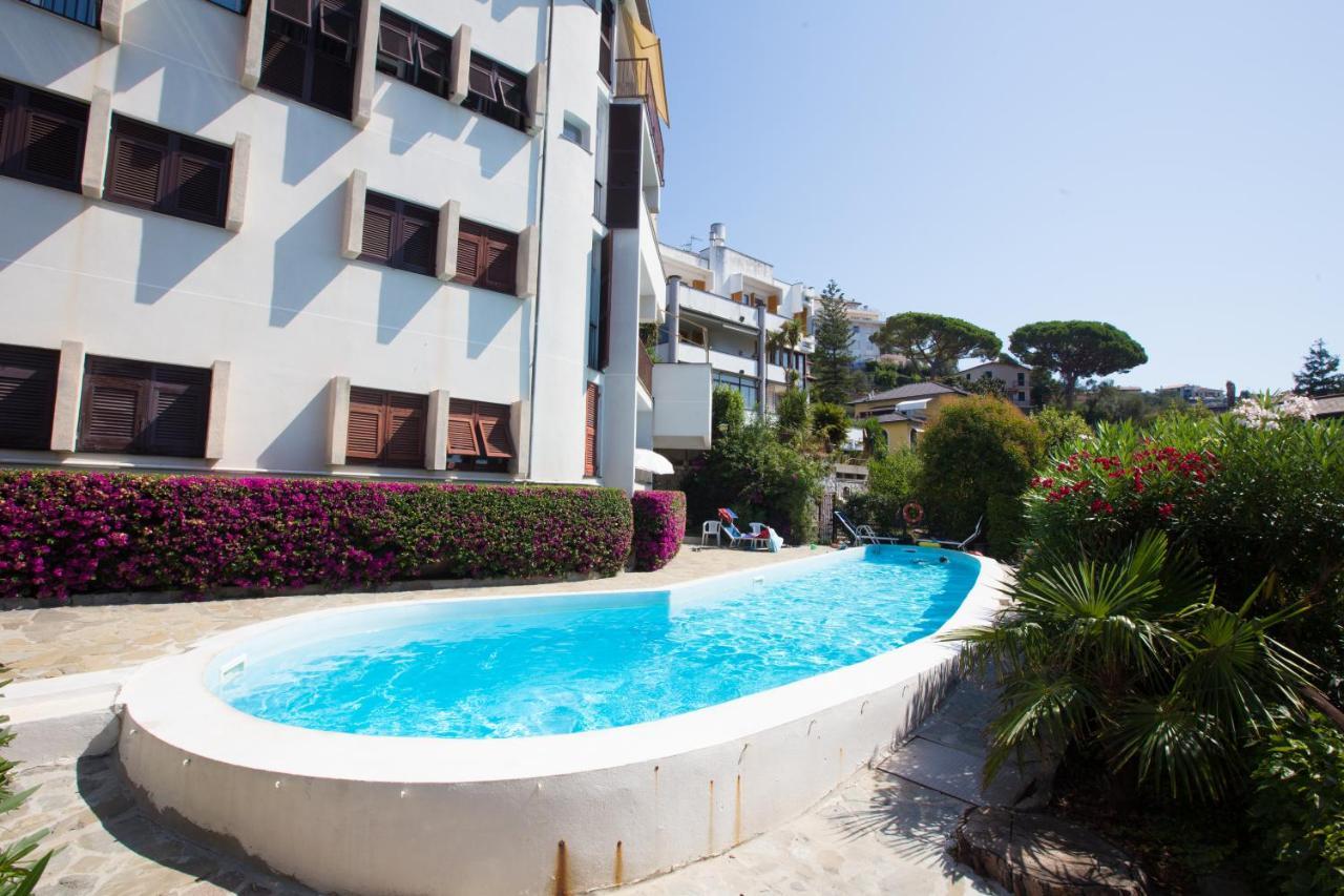 Nautilus Vista Mare Mozzafiato A 180 Gradi- Posto Auto Privato - 2 Camere Matrimoniali Piu 1 Divano Letto Singolo-Sky,Netflix-Wifi 200Mg Rapallo Exteriör bild