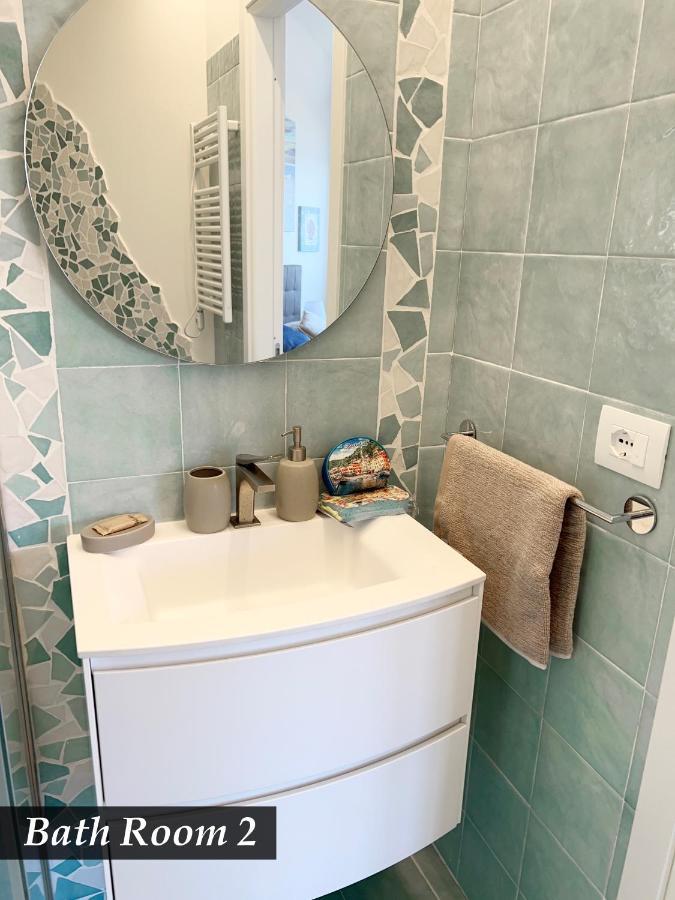 Nautilus Vista Mare Mozzafiato A 180 Gradi- Posto Auto Privato - 2 Camere Matrimoniali Piu 1 Divano Letto Singolo-Sky,Netflix-Wifi 200Mg Rapallo Exteriör bild